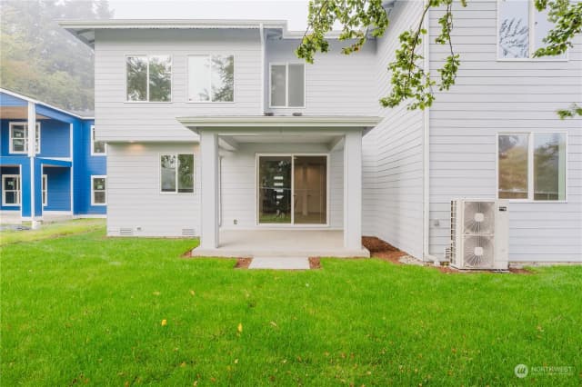 Property photo for 11414 8th Avenue S, Burien photo 4