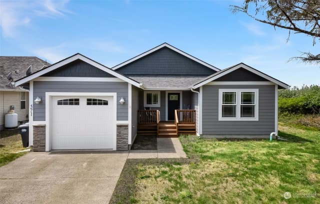Property photo for 571 Puffin Avenue Ne, Ocean Shores