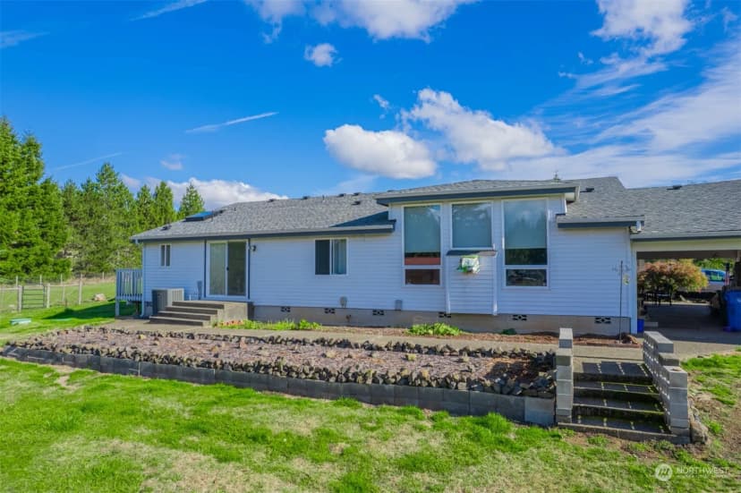 Property photo for 782 S Military Road, Winlock photo 16
