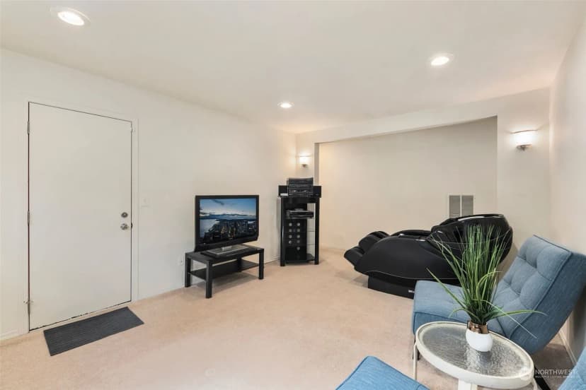 Property photo for 2307 Se 8th Drive, Renton photo 26