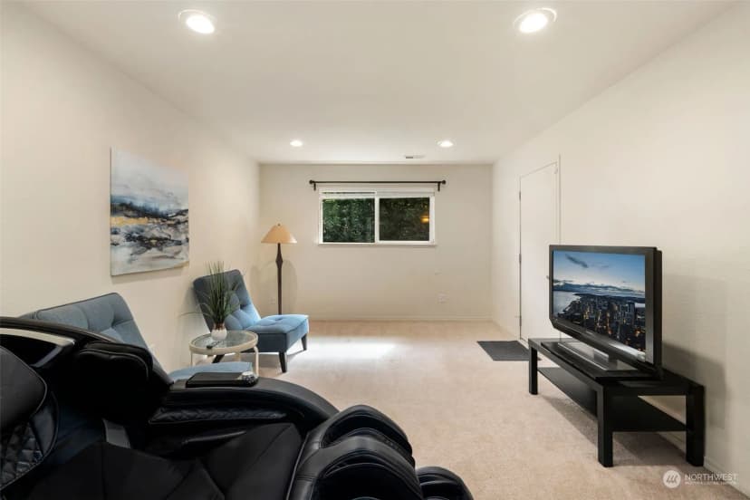 Property photo for 2307 Se 8th Drive, Renton photo 27