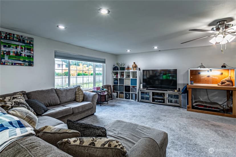 Property photo for 604 Nieland Loop Se, Rainier photo 17