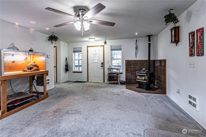 Property photo for 604 Nieland Loop Se, Rainier photo 12