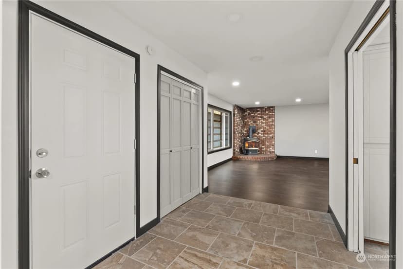 Property photo for 2015 Lynn Road, Centralia photo 18
