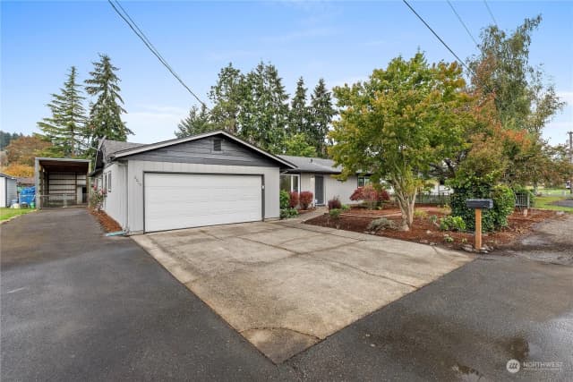 Property photo for 2015 Lynn Road, Centralia photo 2