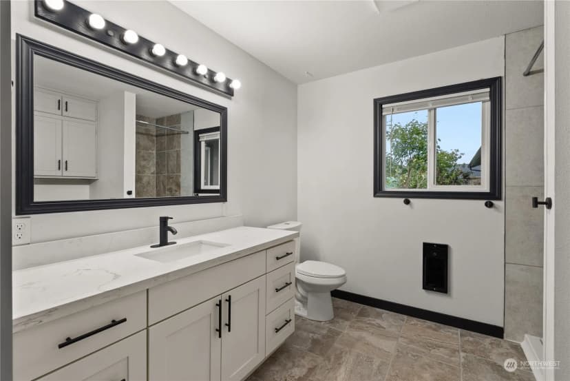 Property photo for 2015 Lynn Road, Centralia photo 25