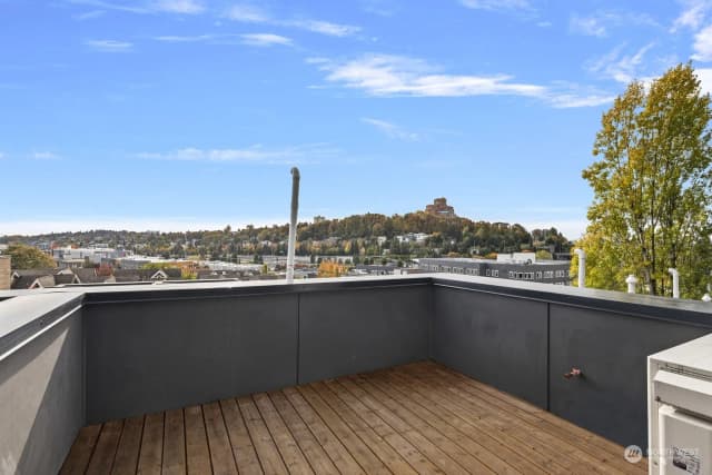 Property photo for 1620 S Lane #e, Seattle photo 4