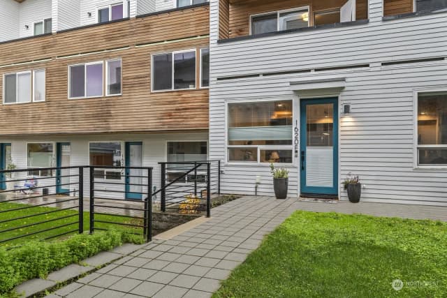 Property photo for 1620 S Lane #e, Seattle photo 3