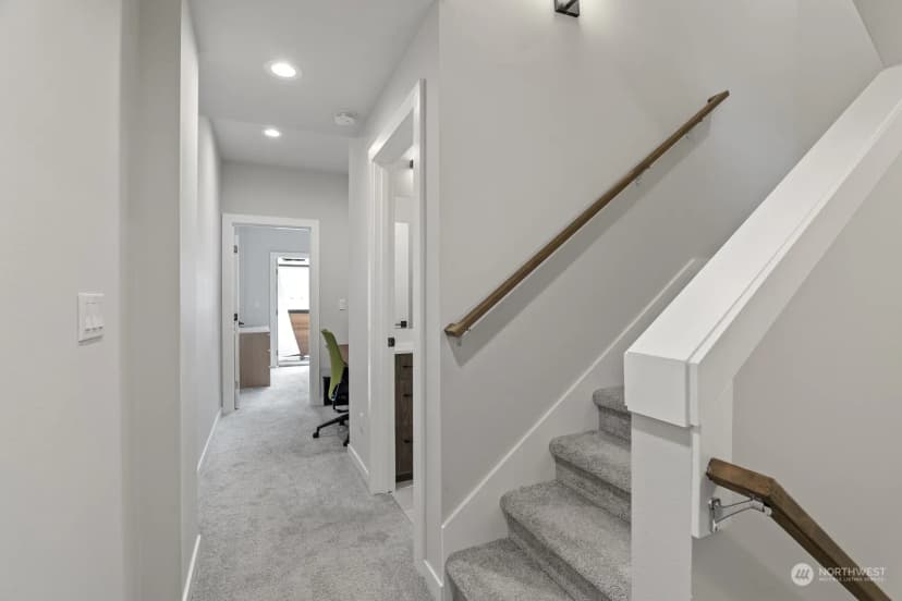 Property photo for 1620 S Lane #e, Seattle photo 18