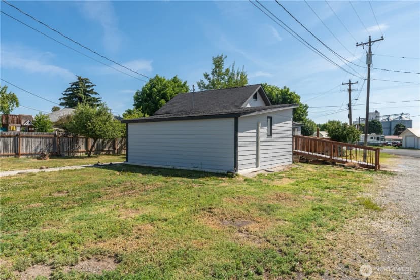 Property photo for 110 S Mansfield Boulevard, Mansfield photo 8