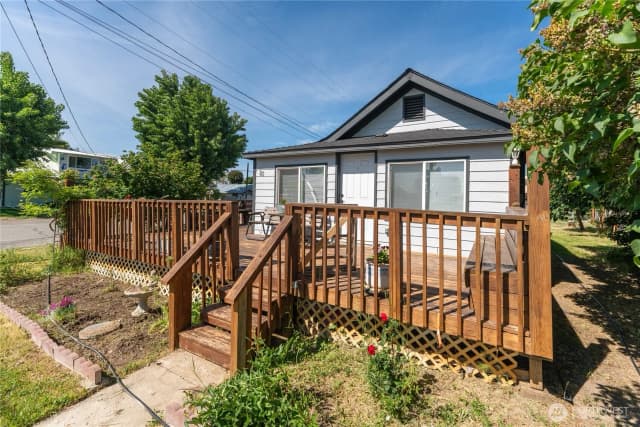 Property photo for 110 S Mansfield Boulevard, Mansfield photo 2