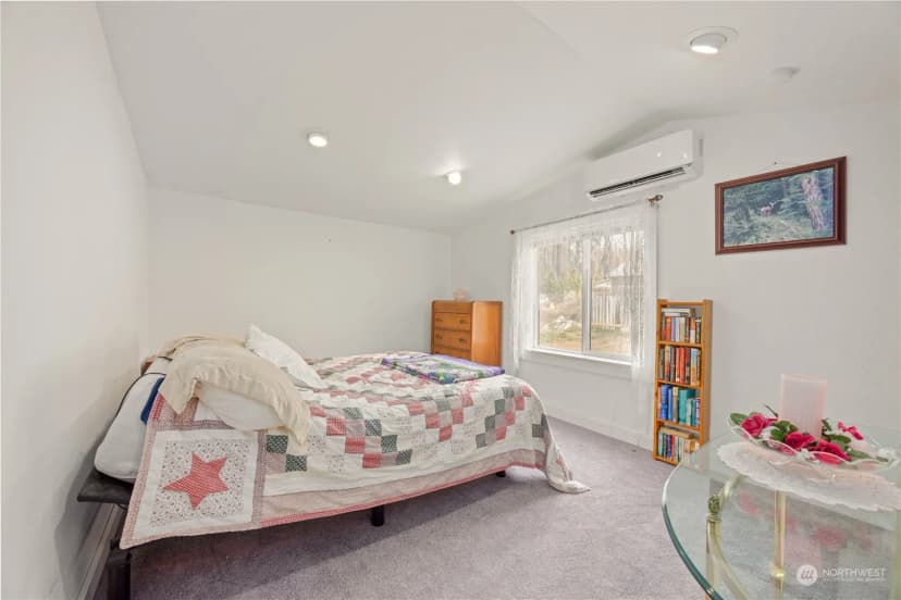 Property photo for 110 S Mansfield Boulevard, Mansfield photo 22