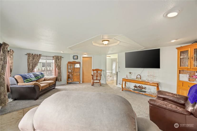 Property photo for 110 S Mansfield Boulevard, Mansfield photo 9