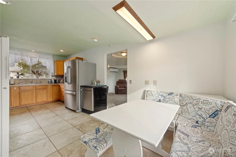 Property photo for 110 S Mansfield Boulevard, Mansfield photo 18