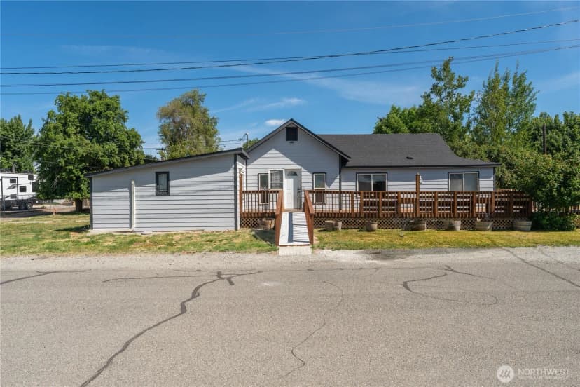 Property photo for 110 S Mansfield Boulevard, Mansfield photo 31