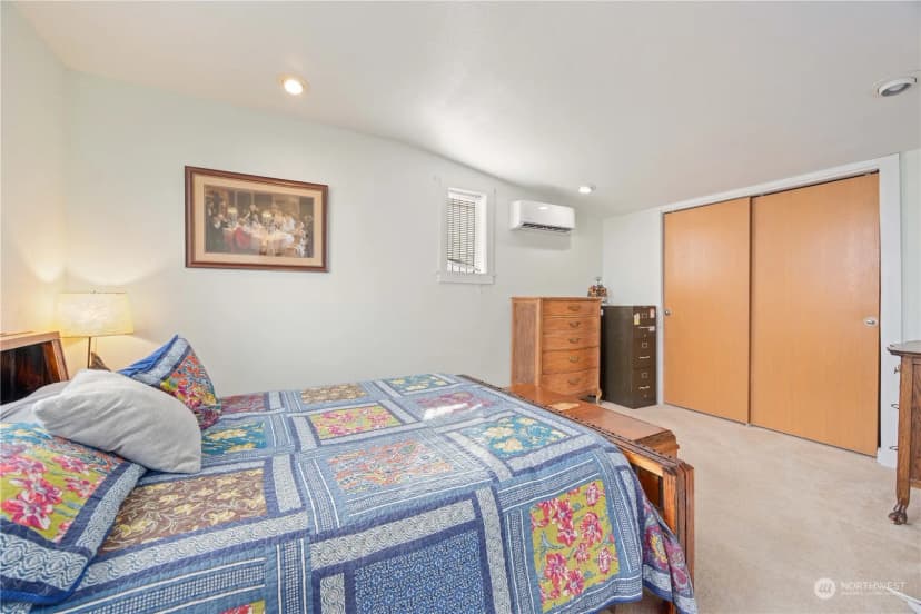 Property photo for 110 S Mansfield Boulevard, Mansfield photo 24