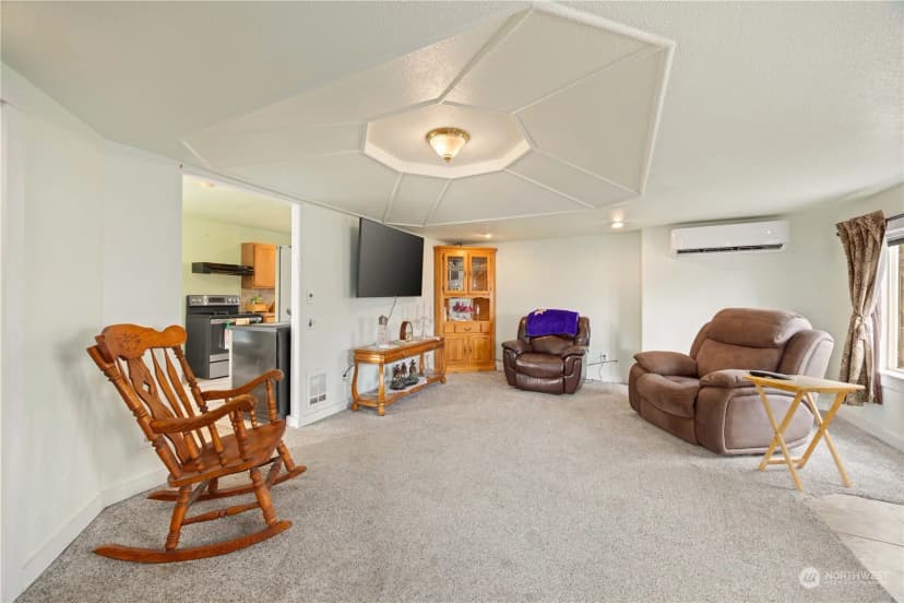 Property photo for 110 S Mansfield Boulevard, Mansfield photo 10
