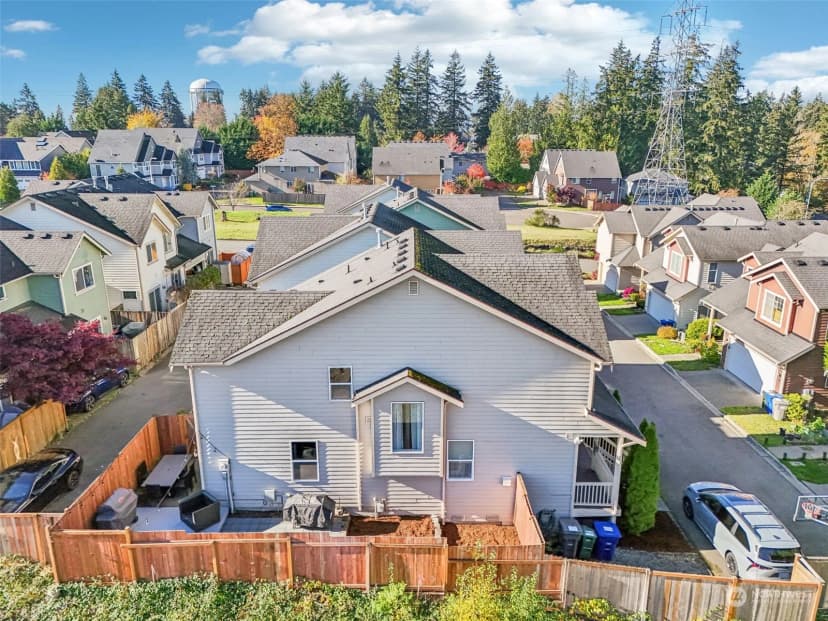 Property photo for 3821 Ne 14th Place, Renton photo 31