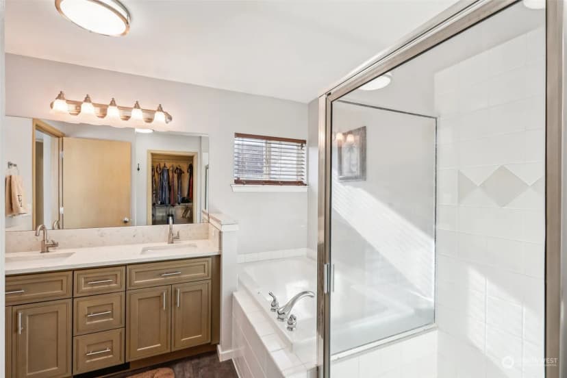 Property photo for 3821 Ne 14th Place, Renton photo 12