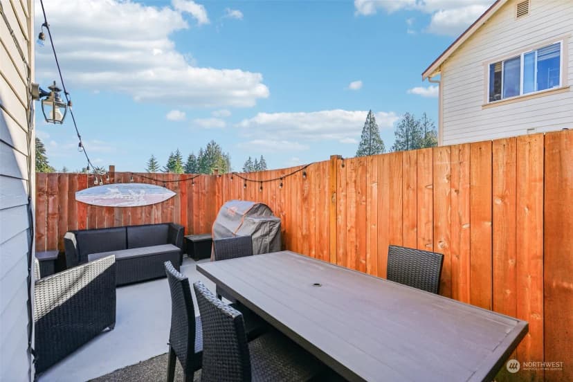 Property photo for 3821 Ne 14th Place, Renton photo 28