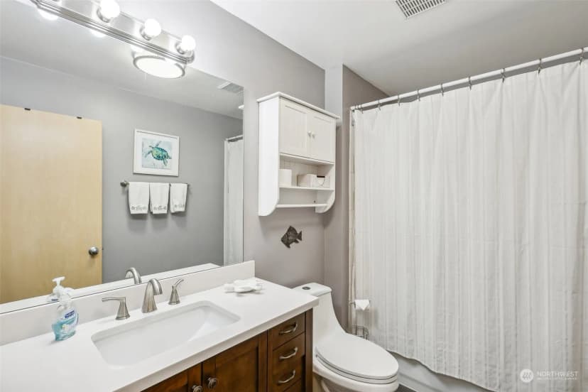 Property photo for 3821 Ne 14th Place, Renton photo 24