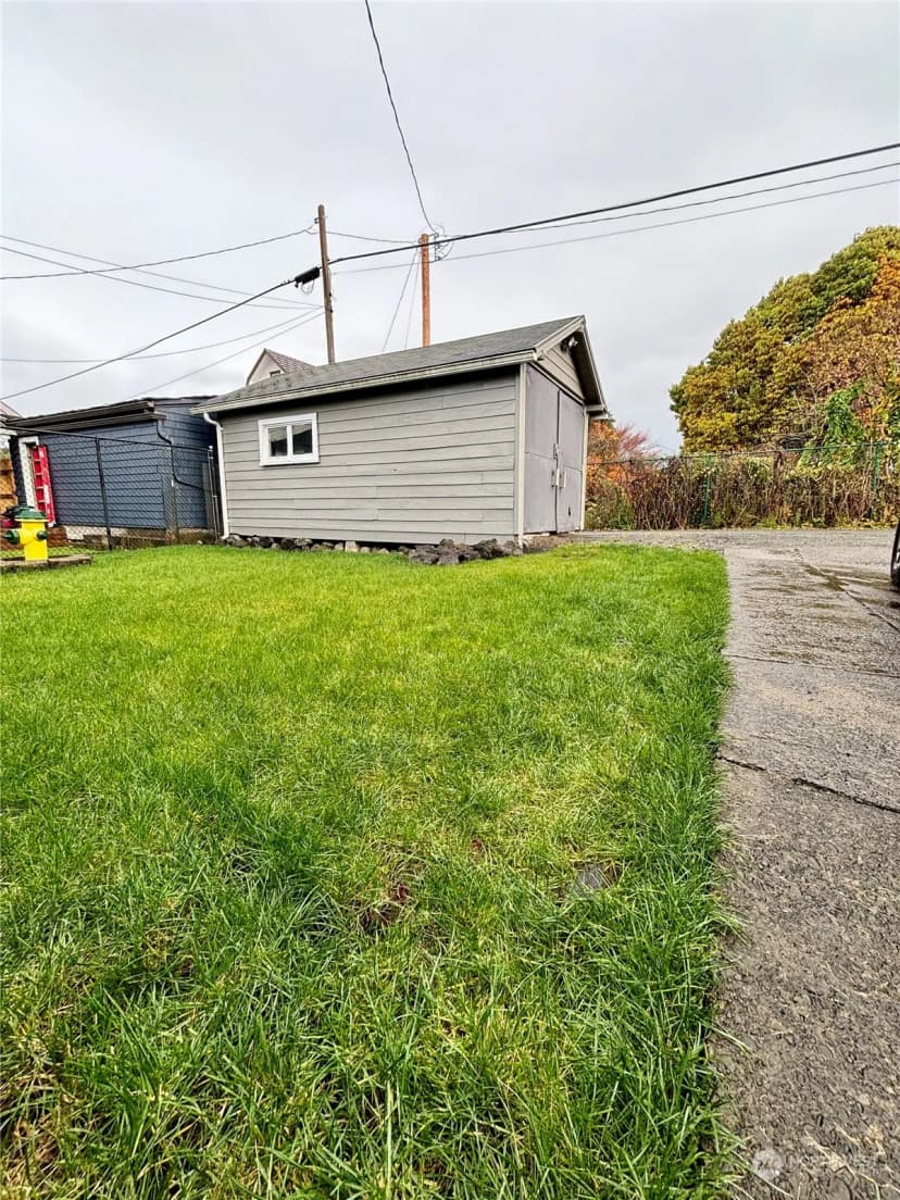 Property photo for 122 S Third Street, Montesano photo 27