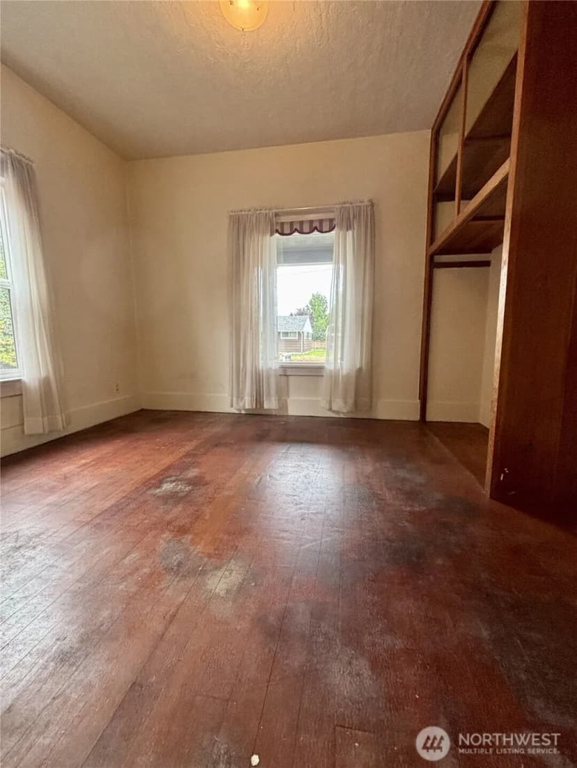 Property photo for 122 S Third Street, Montesano photo 6