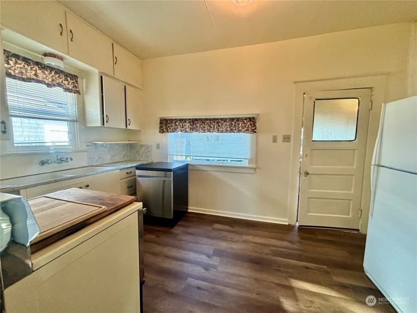 Property photo for 122 S Third Street, Montesano photo 19
