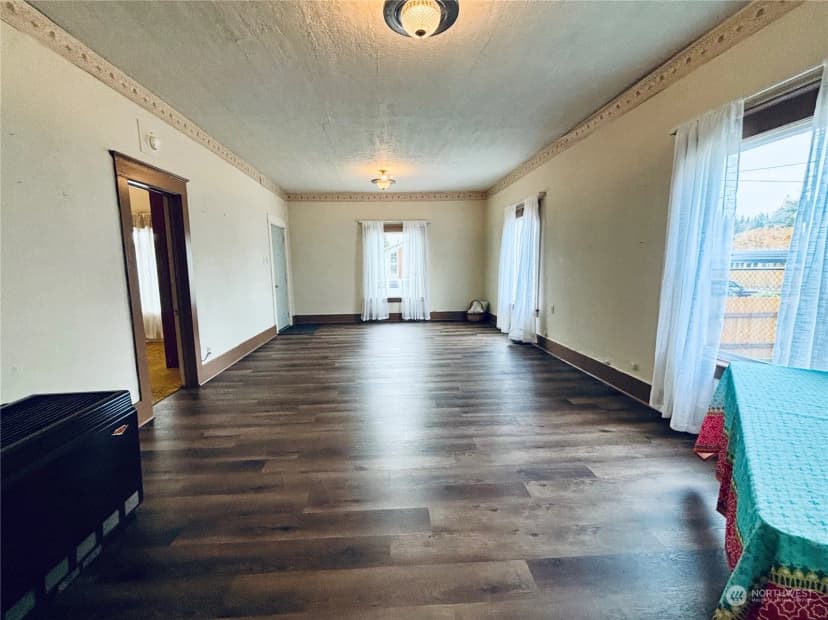 Property photo for 122 S Third Street, Montesano photo 3
