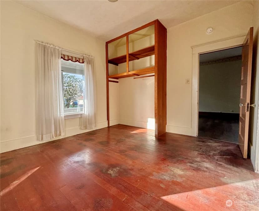 Property photo for 122 S Third Street, Montesano photo 8