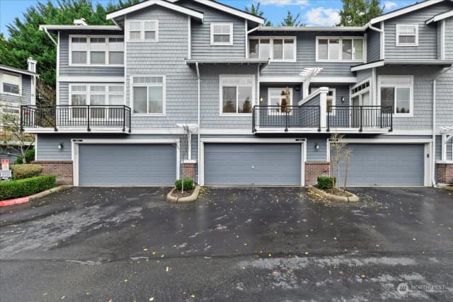 Property photo for 8906 123rd Lane Ne, Kirkland photo 3