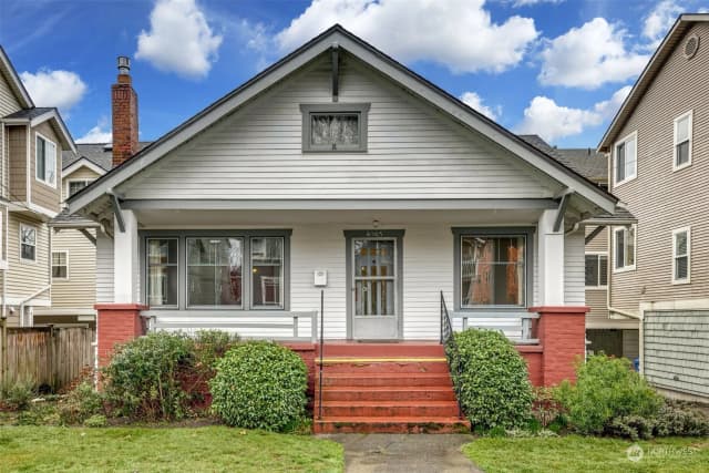 Property photo for 6565 5th Avenue Ne, Seattle