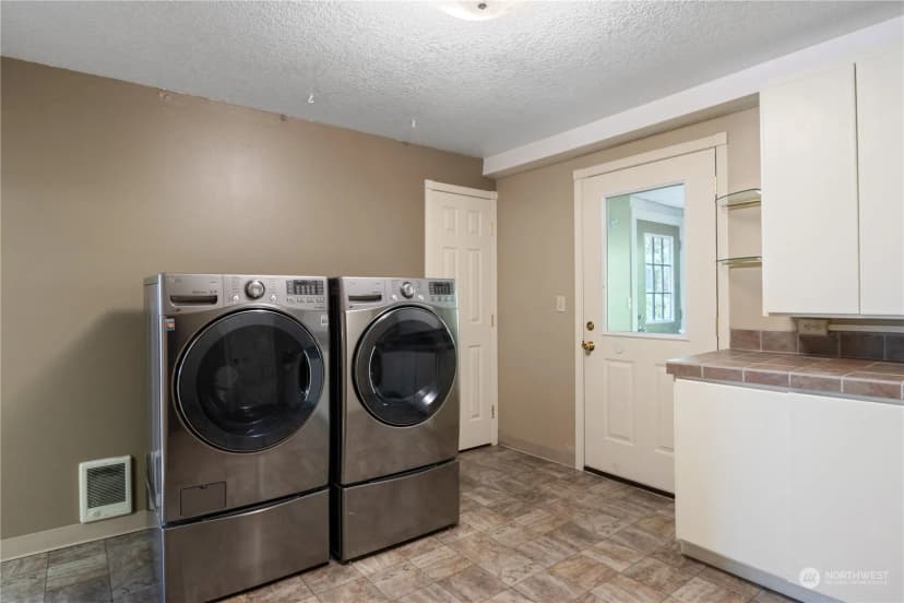 Property photo for 190 Inglewood Drive, Longview photo 28