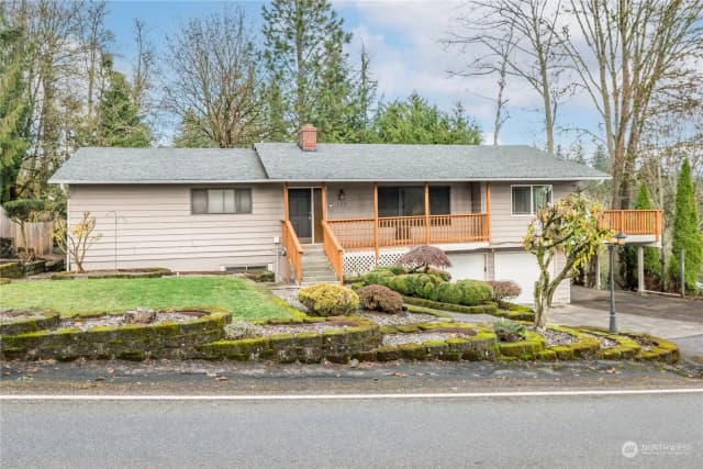 Property photo for 190 Inglewood Drive, Longview