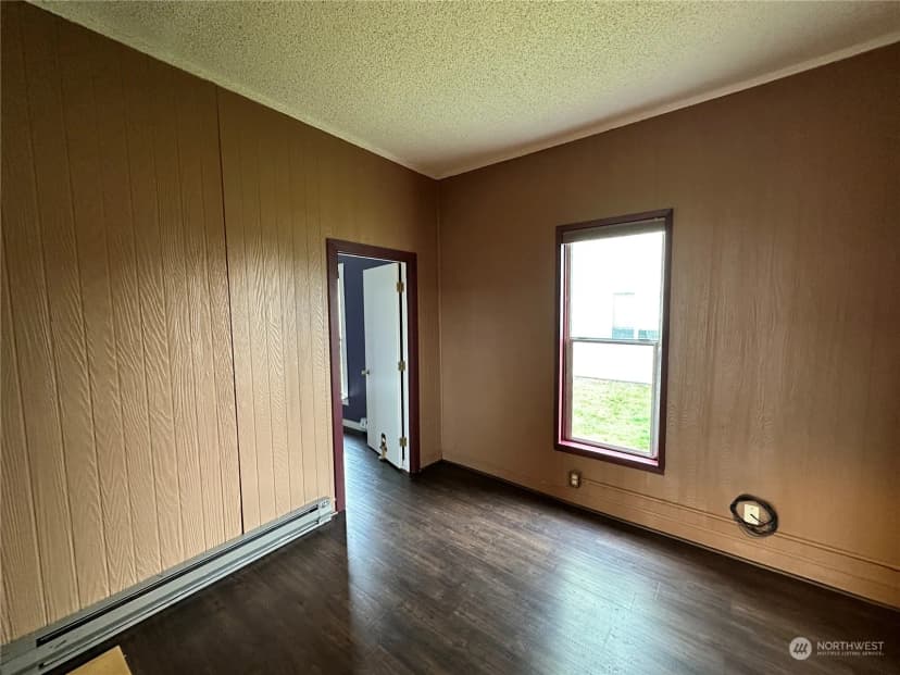 Property photo for 834 E 4th Street, Port Angeles photo 11