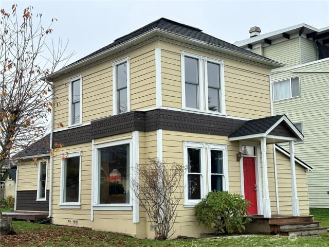Property photo for 834 E 4th Street, Port Angeles
