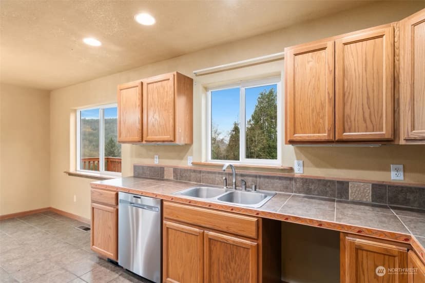 Property photo for 103 Lady Blue Lane, Kalama photo 11