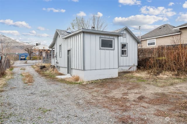 Property photo for 38 Viewdale Street, Wenatchee photo 3