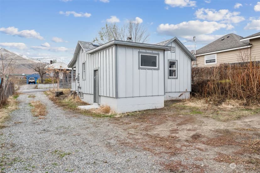 Property photo for 38 Viewdale Street, Wenatchee photo 3