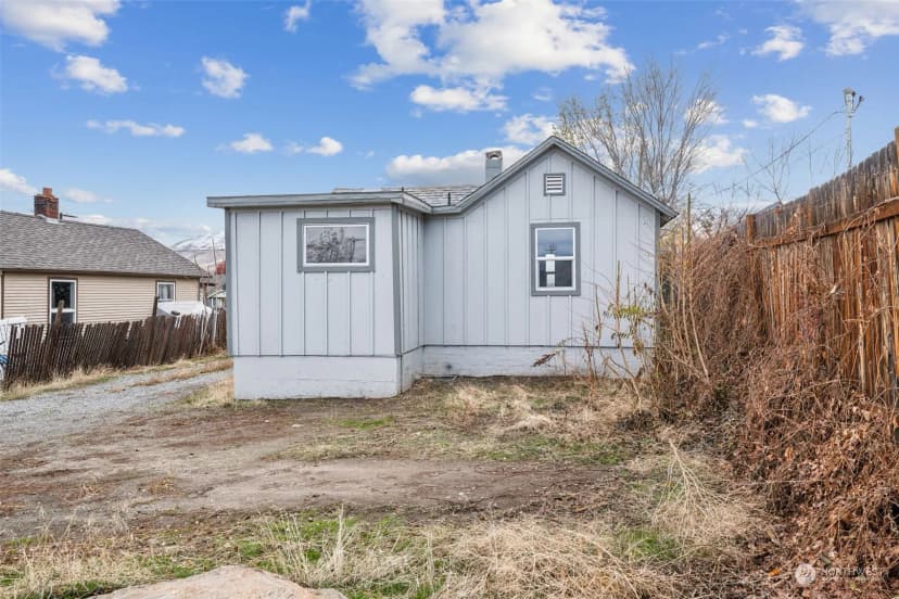 Property photo for 38 Viewdale Street, Wenatchee photo 5