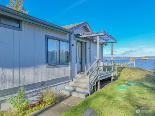 Property photo for 8552 Ne Gordon Drive, Bainbridge Island photo 3