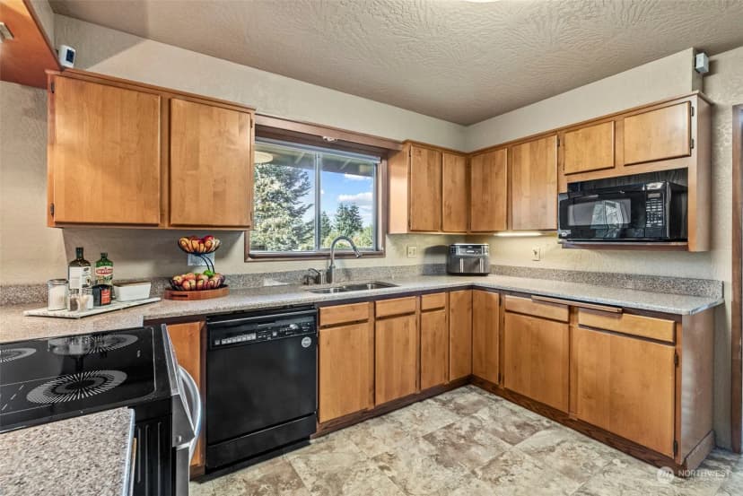Property photo for 309 E State Route 4, Cathlamet photo 13