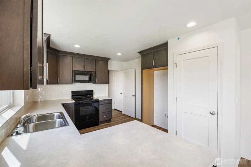 Property photo for 208 Rattray Drive, Mattawa photo 19