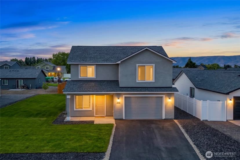 Property photo for 208 Rattray Drive, Mattawa