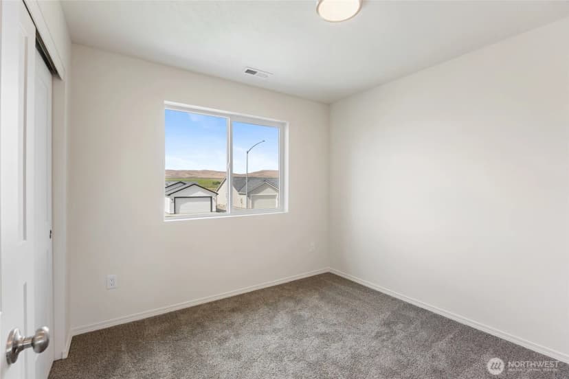 Property photo for 208 Rattray Drive, Mattawa photo 34
