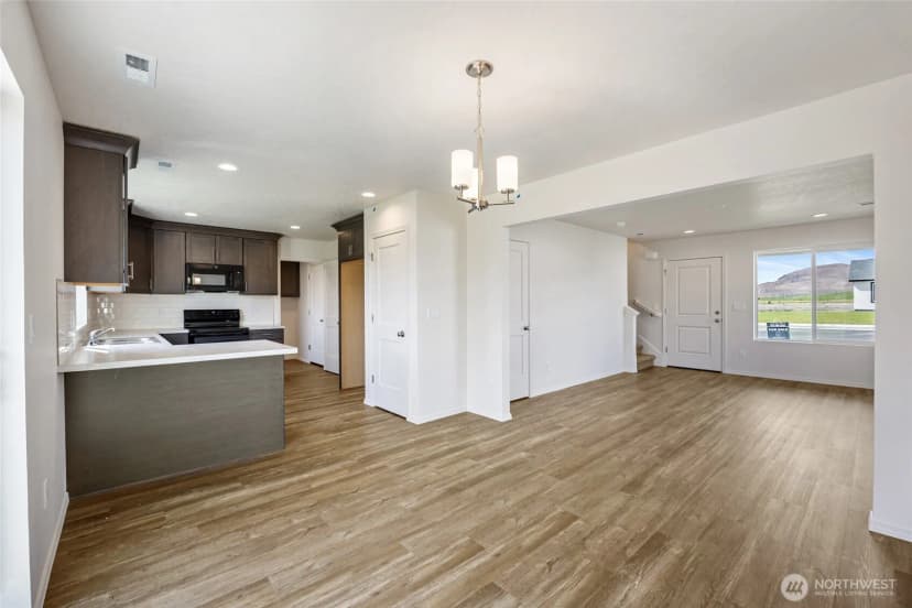 Property photo for 208 Rattray Drive, Mattawa photo 16