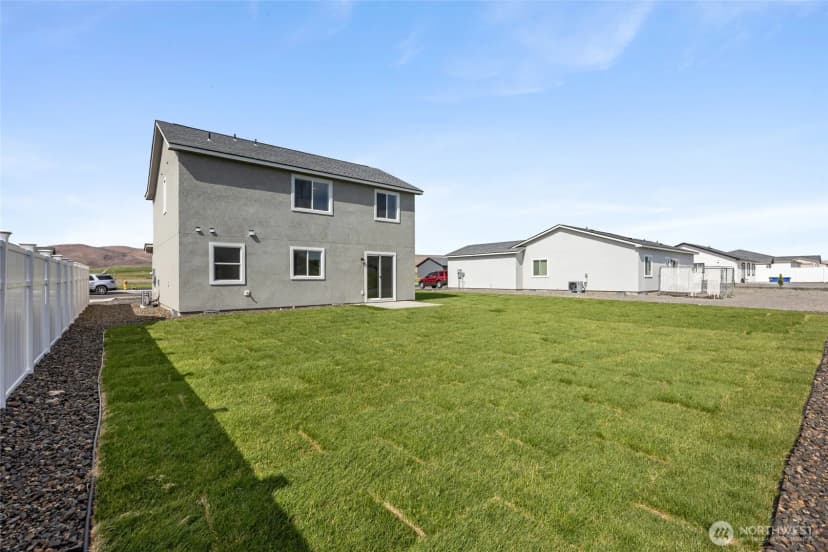 Property photo for 208 Rattray Drive, Mattawa photo 36