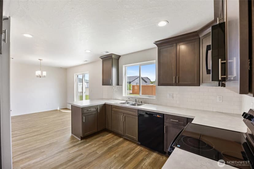 Property photo for 208 Rattray Drive, Mattawa photo 21