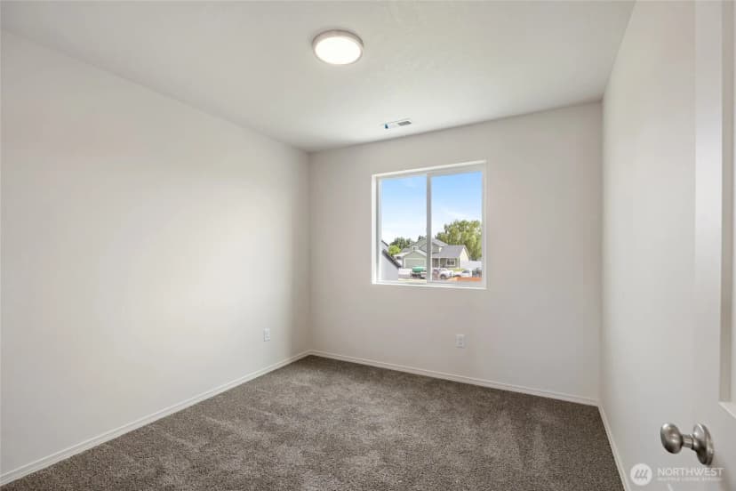 Property photo for 208 Rattray Drive, Mattawa photo 32