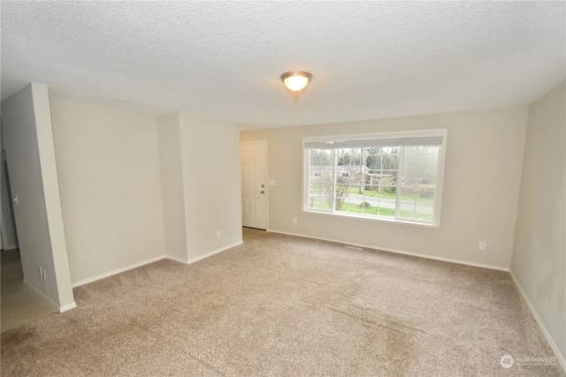 Property photo for 600 Salal Street, Oak Harbor photo 2